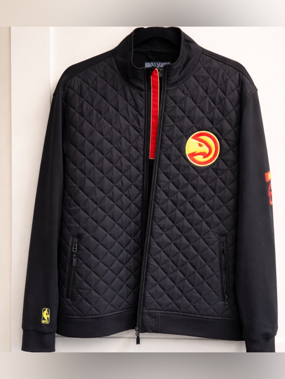 Levelwear Men's Atlanta Hawks Black Quilted Jacket Size XL